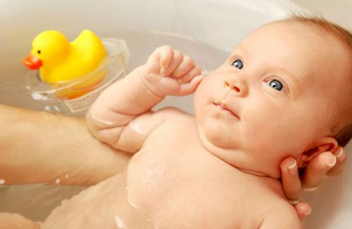 Как заварить череду для купания младенца. Готовим полезную ванну малышу: череда для купания новорожденного