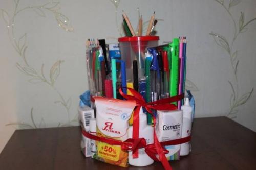 Недорогой подарок на День учителя. Что подарить учителю на День учителя. 50 идей недорогих подарков