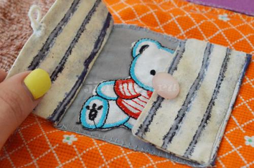 Чем занять ребенка в 2-3 года дома.  Учимся застегивать пуговицы