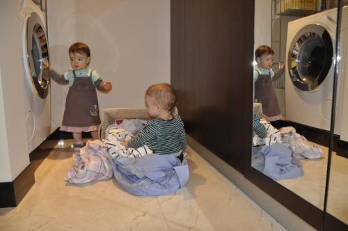 Чем занять ребенка до года. 25 идей, чем заняться с малышом до года