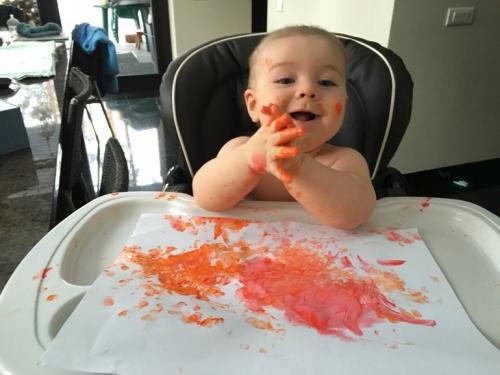 Чем занять ребенка до года. 25 идей, чем заняться с малышом до года