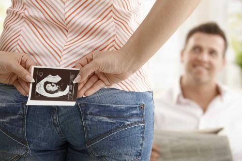 Как сообщить мужу о беременности если он в командировке. Как сказать об этом близким