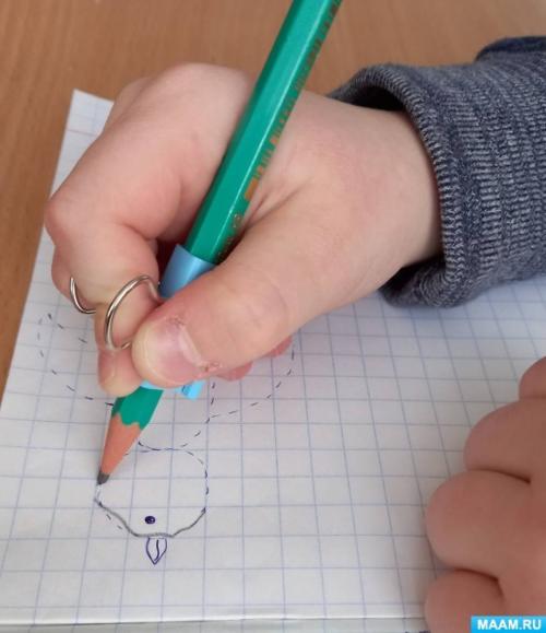 Как учить ребенка 4 лет рисовать и правильно держать карандаш. Советы учителя-дефектолога родителям дошкольников. Как научить ребёнка правильно держать карандаш и ручку?