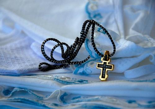 Что подарить родителям на крестины ребенка. Что подарить на крестины ребенку, взрослому и крестным родителям