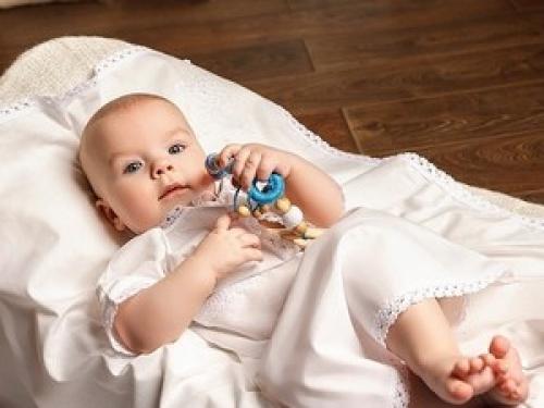 Что дарят на крестины. Подарки на Крещение мальчика: традиции