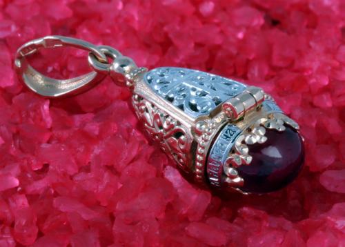 Что подарить родителям на крестины ребенка. Что подарить на крестины ребенку, взрослому и крестным родителям