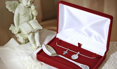 Что дарят на крестины девочке и мальчику крестные родители. Что делать крестным до и после крещения 01 Что дарят на крестины девочке и мальчику крестные родители. Что делать крестным до и после крещения 01