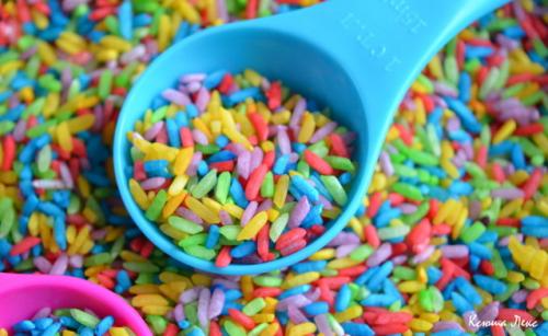 Как покрасить рис для еды. Как покрасить рис и другие крупы пищевыми красителями для детского творчества и сенсорных коробочек