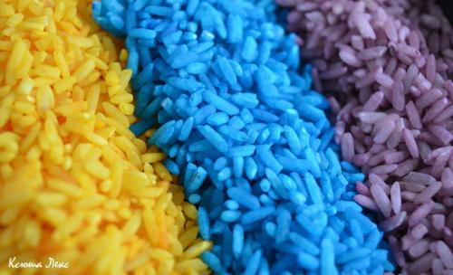 Как покрасить рис для еды. Как покрасить рис и другие крупы пищевыми красителями для детского творчества и сенсорных коробочек