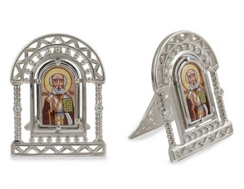 Что дарить крестным родителям на крестины. Традиционные подарки на крестины 02