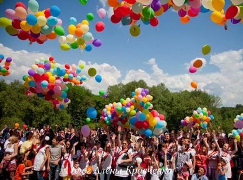 Какие подарки считаются традиционными для учителя на выпускной начальной школы. Что подарить учителю начальных классов на выпускной