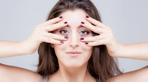 После диспорта веко верхнее опухло. Почему отекают верхние веки после ботокса 02 После диспорта веко верхнее опухло. Почему отекают верхние веки после ботокса 02