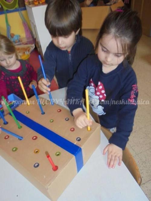 Какие материалы можно использовать для создания домашних игр и развлечений для ребенка в 3 года. Коллекция развивашек для развития мелкой моторики