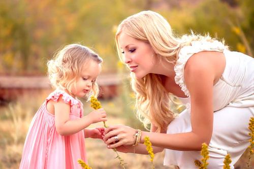 Какие стихи вы считаете наиболее трогательными на День матери