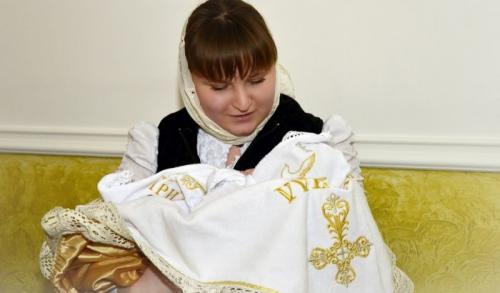 Что подарить на крестины девочке от крестной и крестного. Что должны подарить на Крещение крестные мама и папа? 05 Что подарить на крестины девочке от крестной и крестного. Что должны подарить на Крещение крестные мама и папа? 05