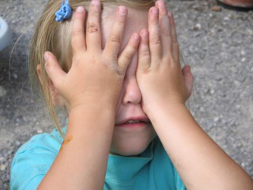 Чем занять ребенка 5 лет на улице. Ребёнок занят - мама отдыхает. Идеи игр для летней прогулки с ребёнком