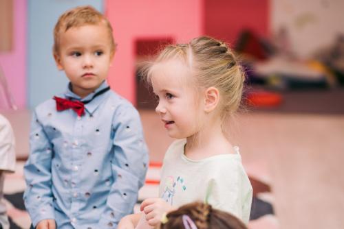 Как развлечь двухлетнего ребенка дома. Влияние возраста на интересы ребёнка 03