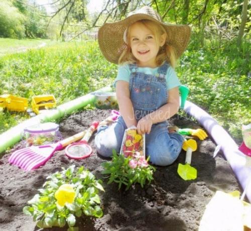 20 недорогих способов занять ребенка летом