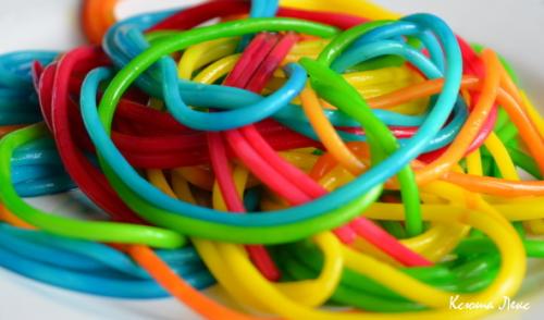 Как покрасить крупу пищевым красителем. Как покрасить рис и другие крупы пищевыми красителями для детского творчества и сенсорных коробочек