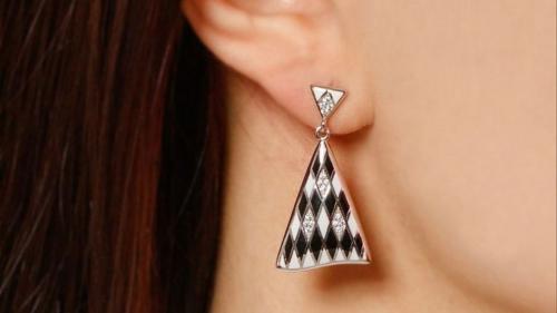 Как долго прокол в ухе может быть закрытым. Зарастают ли уши, если не носить серьги?