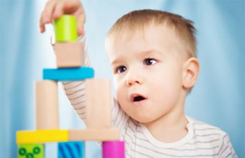 Во что поиграть с ребенком 2-3 лет. Работаем над воображением и логикой