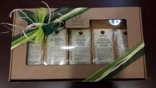 Что крестным нужно дарить на крестины девочке или мальчику. Что дарят крестной маме? 02 Что крестным нужно дарить на крестины девочке или мальчику. Что дарят крестной маме? 02