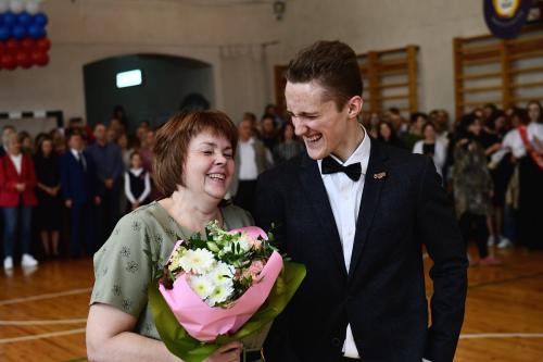 (When is Teacher's Day celebrated in Russia?). Какого числа в России празднуют День учителя