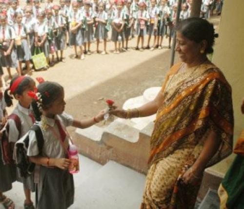 Веселые поздравления с Днем учителя: как сделать праздник незабываемым 02 Веселые поздравления с Днем учителя: как сделать праздник незабываемым 02