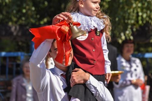 Учителям с любовью: короткие стихи для праздника 1 сентября Учителям с любовью: короткие стихи для праздника 1 сентября